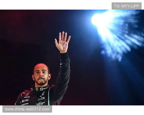 新赛季F1车队竞争加剧 多名车手转会动态持续引发全球热议与关注