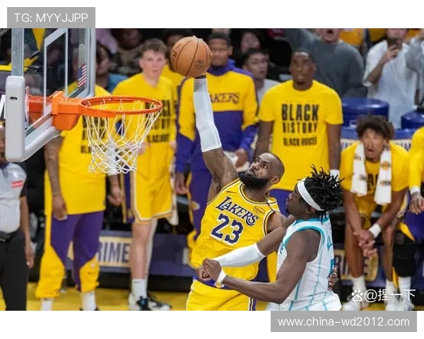 湖人逆转勇士上演惊心加时绝杀核心伤情引发赛季走势巨大争议风波 湖人逆转勇士上演惊心加时绝杀核心伤情引发赛季走势巨大争议风波